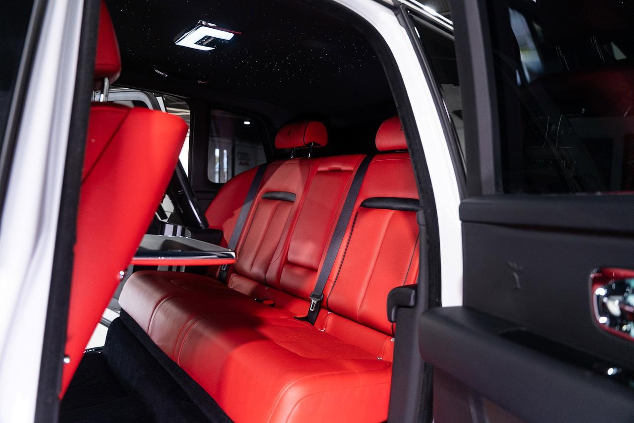 2021 Rolls-Royce Cullinan Bespoke Audio system, shooting star headliner, rear infotainment system AND MUCH MORE!! Fort Lauderdale FL