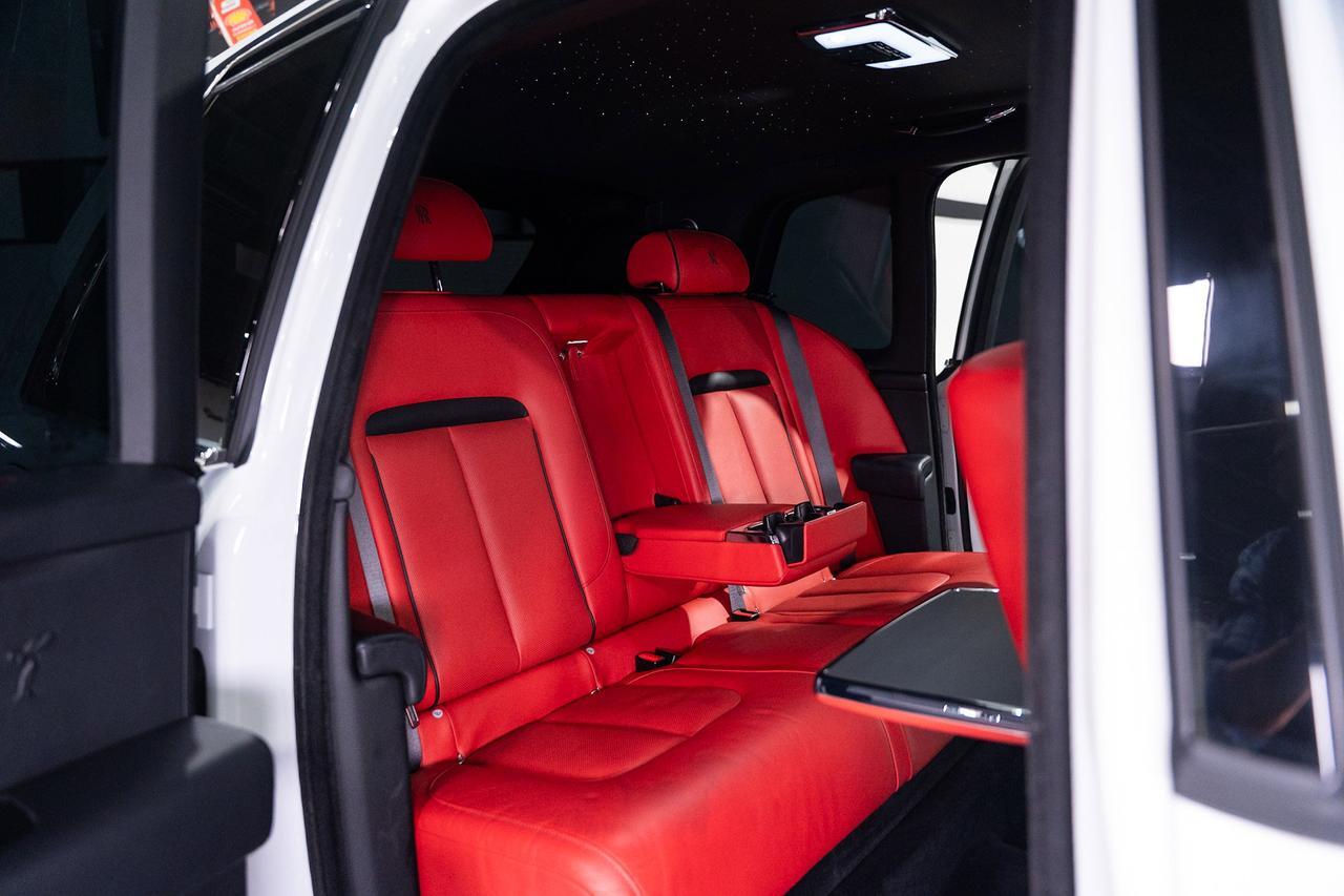 2021 Rolls-Royce Cullinan Bespoke Audio system, shooting star headliner, rear infotainment system AND MUCH MORE!! Fort Lauderdale FL