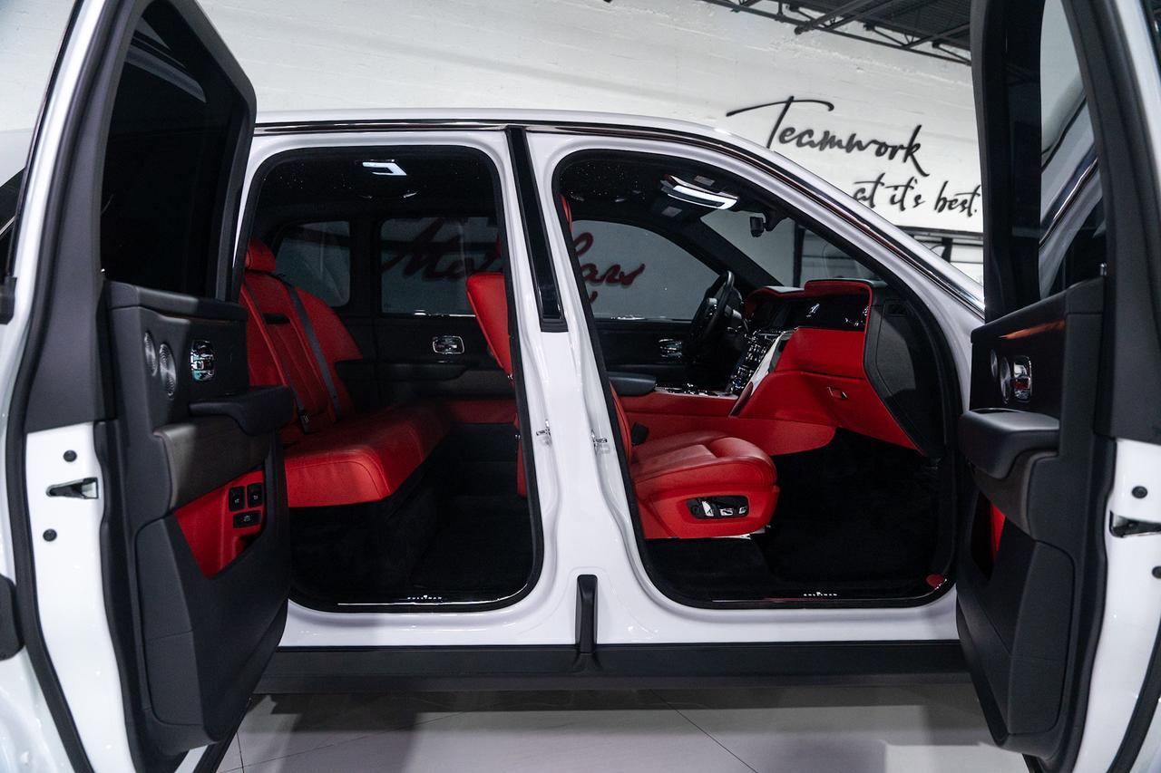 2021 Rolls-Royce Cullinan Bespoke Audio system, shooting star headliner, rear infotainment system AND MUCH MORE!! Fort Lauderdale FL