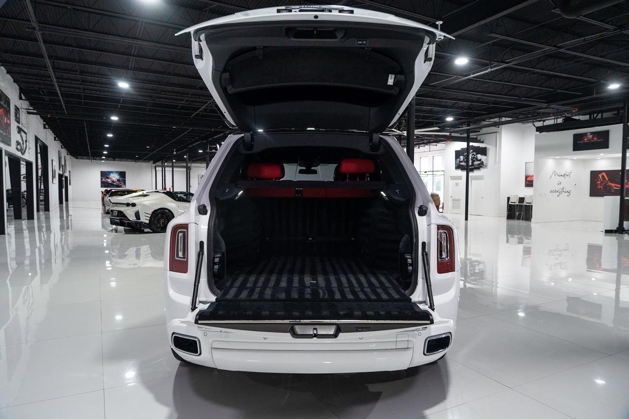2021 Rolls-Royce Cullinan Bespoke Audio system, shooting star headliner, rear infotainment system AND MUCH MORE!! Fort Lauderdale FL
