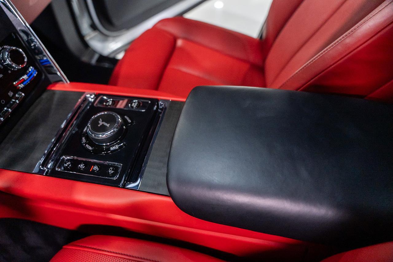 2021 Rolls-Royce Cullinan Bespoke Audio system, shooting star headliner, rear infotainment system AND MUCH MORE!! Fort Lauderdale FL