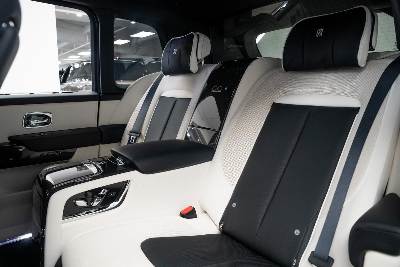 2021 Rolls-Royce Cullinan Black Badge Vented Seats Starlight Headliner Bespoke Audio Portland OR