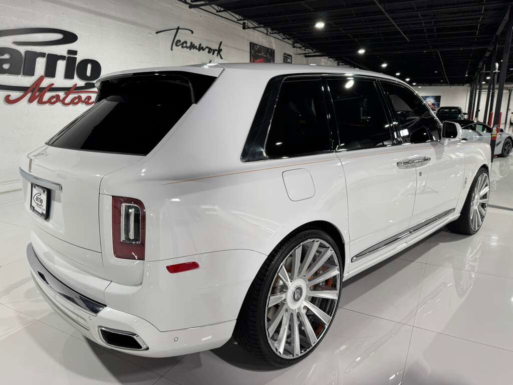 2021 Rolls-Royce Cullinan Mandarin coachline, bespoke interior, starlight headliner, rear infotainment system AND MUCH MORE!!! Fort Lauderdale FL