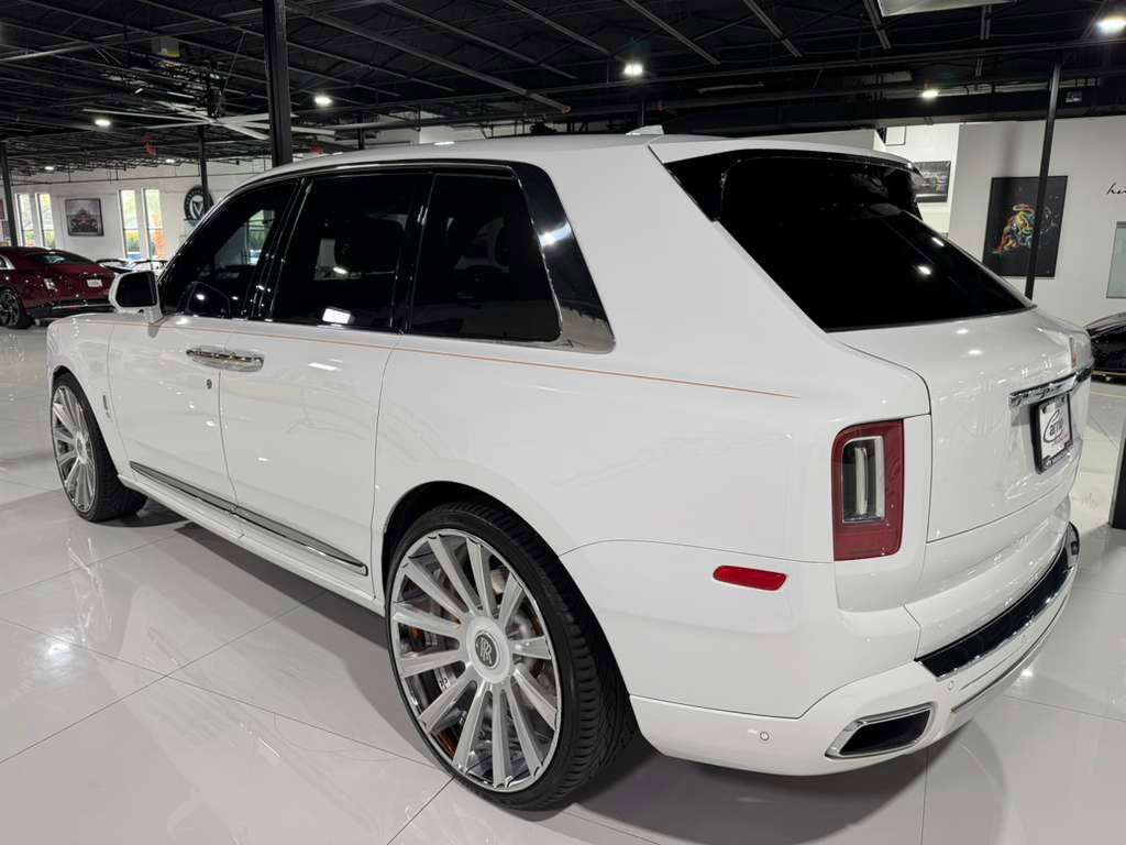 2021 Rolls-Royce Cullinan Mandarin coachline, bespoke interior, starlight headliner, rear infotainment system AND MUCH MORE!!! Fort Lauderdale FL
