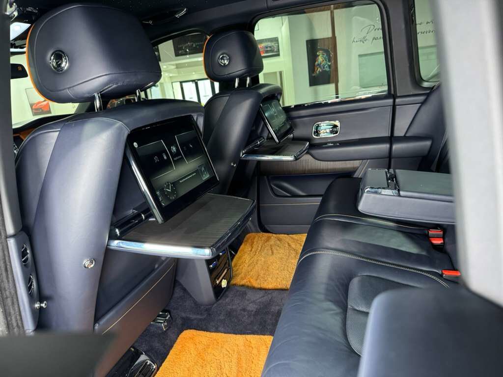 2021 Rolls-Royce Cullinan Mandarin coachline, bespoke interior, starlight headliner, rear infotainment system AND MUCH MORE!!! Fort Lauderdale FL