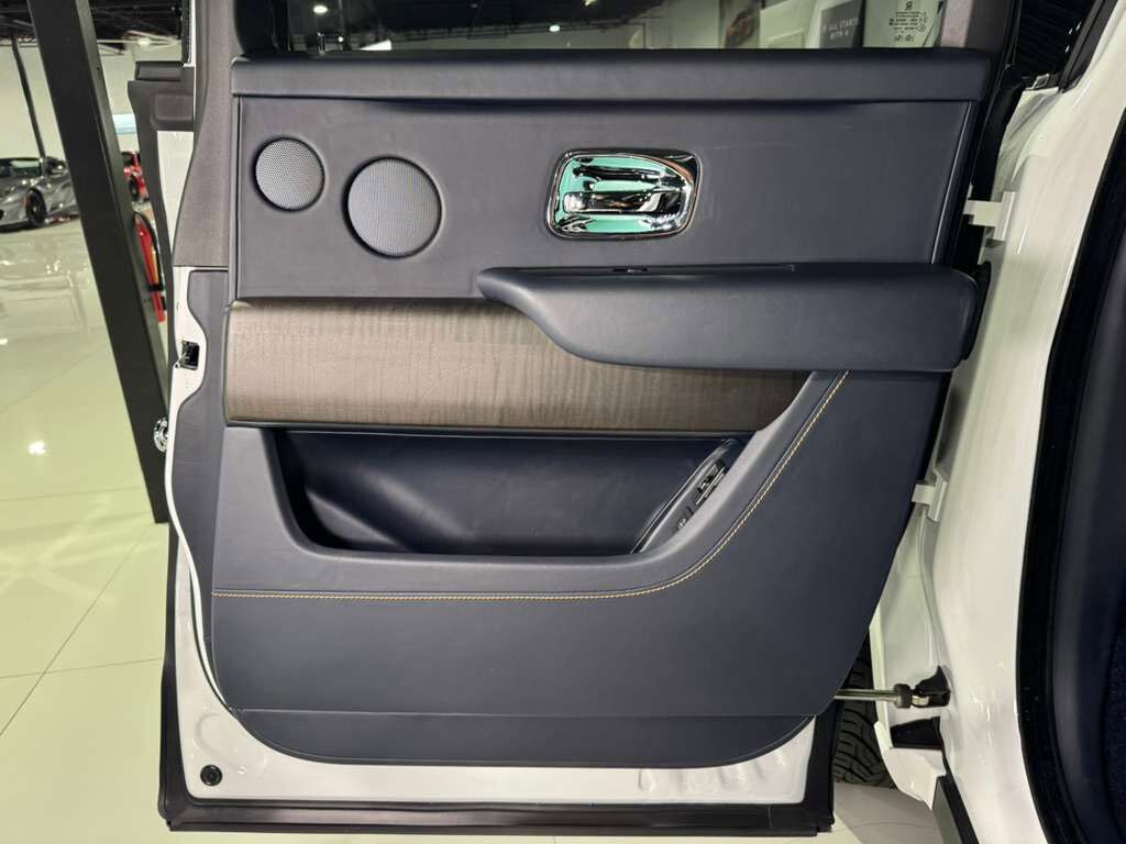 2021 Rolls-Royce Cullinan Mandarin coachline, bespoke interior, starlight headliner, rear infotainment system AND MUCH MORE!!! Fort Lauderdale FL