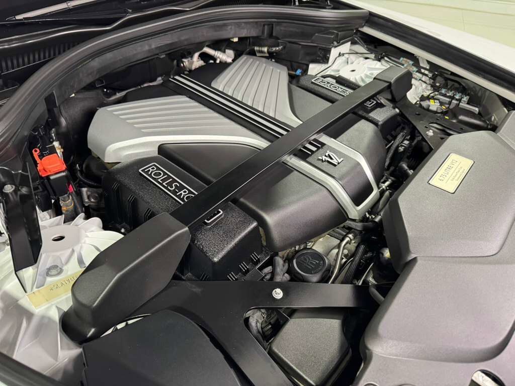 2021 Rolls-Royce Cullinan Mandarin coachline, bespoke interior, starlight headliner, rear infotainment system AND MUCH MORE!!! Fort Lauderdale FL