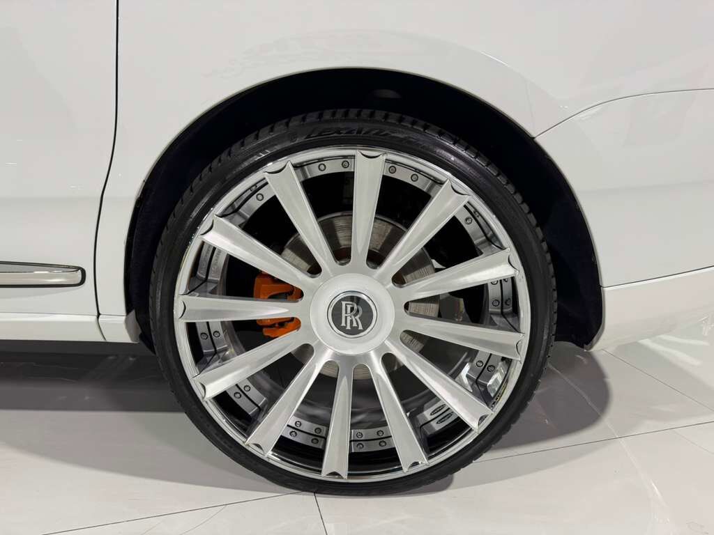 2021 Rolls-Royce Cullinan Mandarin coachline, bespoke interior, starlight headliner, rear infotainment system AND MUCH MORE!!! Fort Lauderdale FL