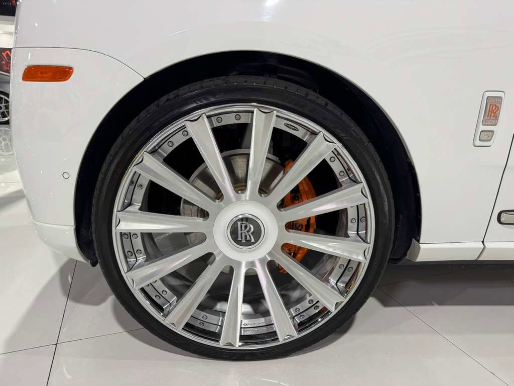 2021 Rolls-Royce Cullinan Mandarin coachline, bespoke interior, starlight headliner, rear infotainment system AND MUCH MORE!!! Fort Lauderdale FL