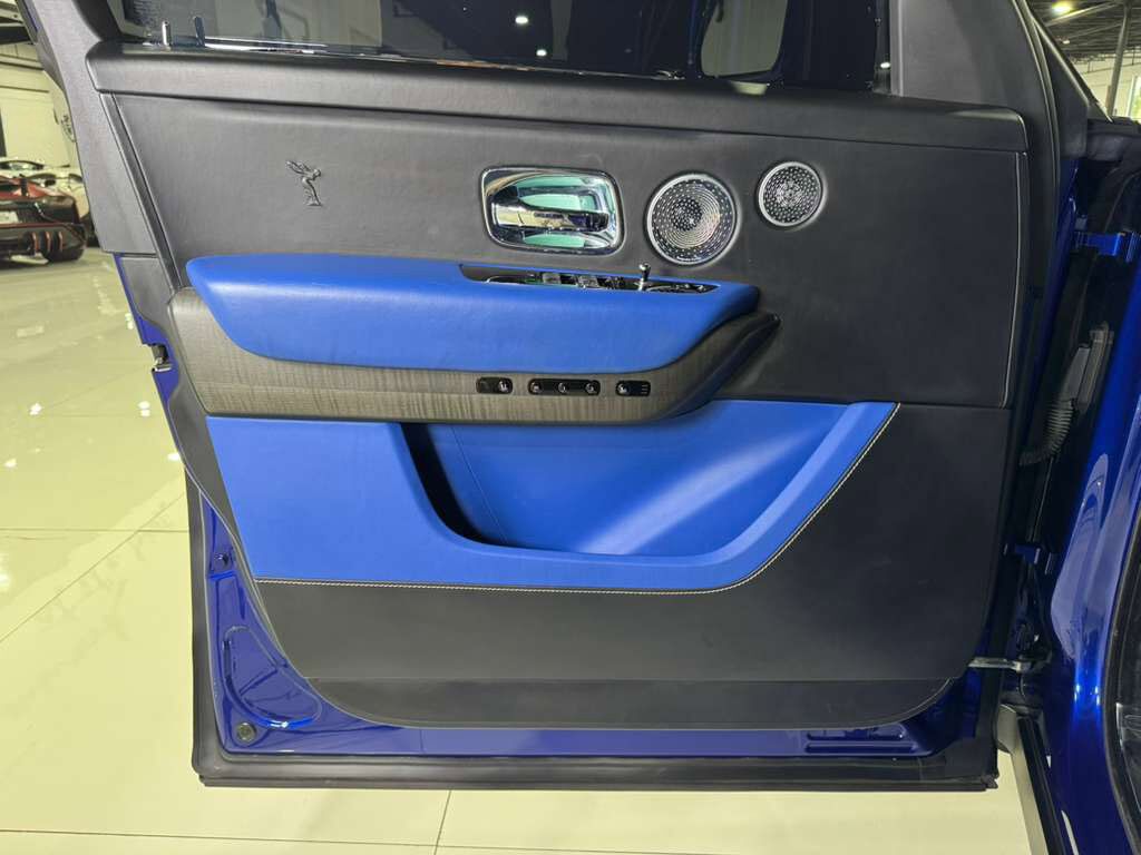 2021 Rolls-Royce Cullinan Salamanca Blue paint, Bespoke interior, Bespoke Audio system, starlight headliner & MUCH MORE!! Fort Lauderdale FL