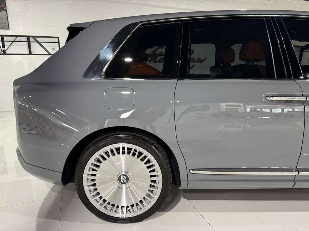 2021 Rolls-Royce Cullinan bookmatched wood trim, shooting star headliner, rear infotainment system AND MUCH MORE!! Fort Lauderdale FL