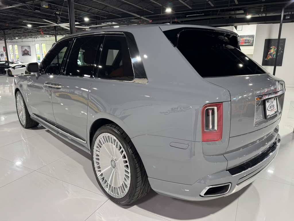 2021 Rolls-Royce Cullinan bookmatched wood trim, shooting star headliner, rear infotainment system AND MUCH MORE!! Fort Lauderdale FL