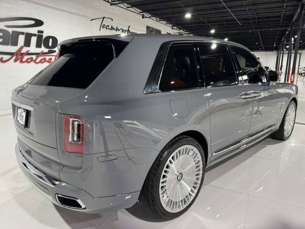 2021 Rolls-Royce Cullinan bookmatched wood trim, shooting star headliner, rear infotainment system AND MUCH MORE!! Fort Lauderdale FL
