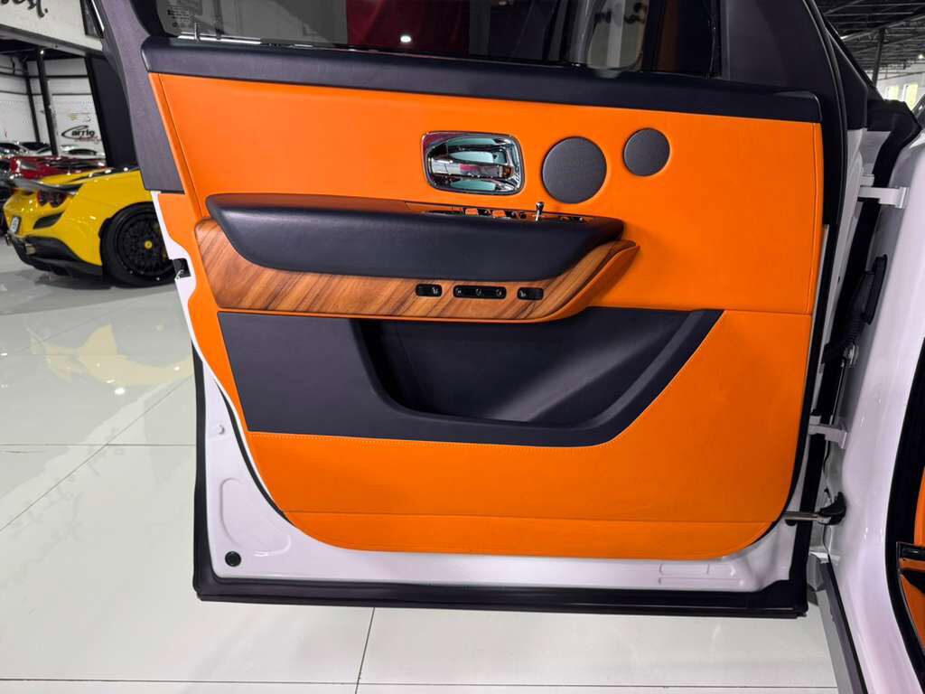 2021 Rolls-Royce Cullinan bookmatched wood trim, shooting star headliner, rear infotainment system AND MUCH MORE!! Fort Lauderdale FL