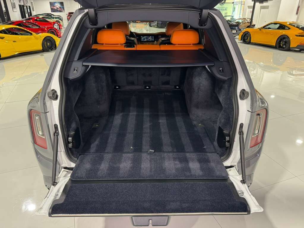 2021 Rolls-Royce Cullinan bookmatched wood trim, shooting star headliner, rear infotainment system AND MUCH MORE!! Fort Lauderdale FL