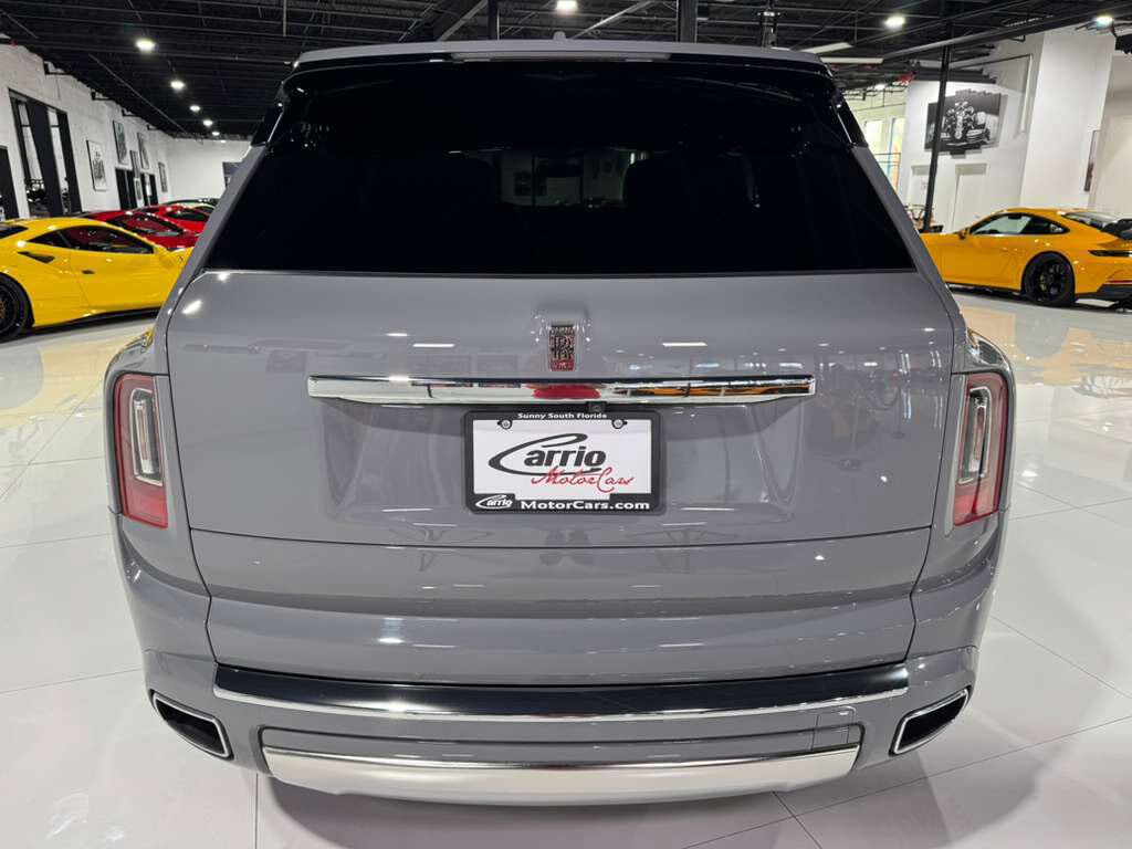 2021 Rolls-Royce Cullinan bookmatched wood trim, shooting star headliner, rear infotainment system AND MUCH MORE!! Fort Lauderdale FL