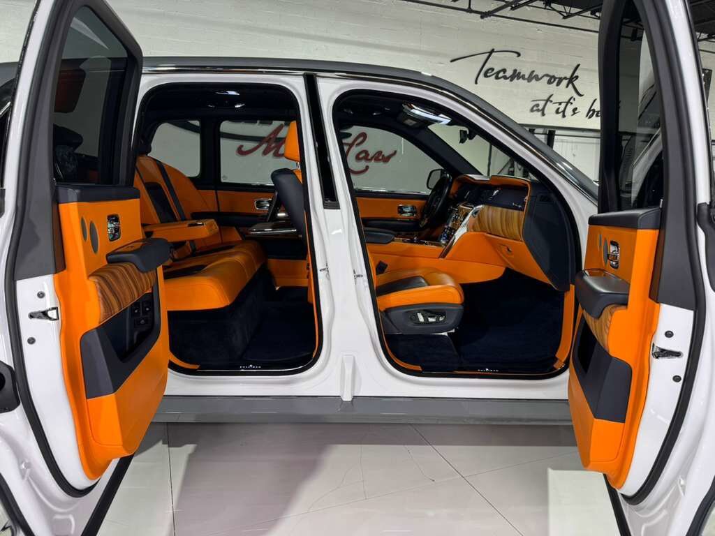 2021 Rolls-Royce Cullinan bookmatched wood trim, shooting star headliner, rear infotainment system AND MUCH MORE!! Fort Lauderdale FL