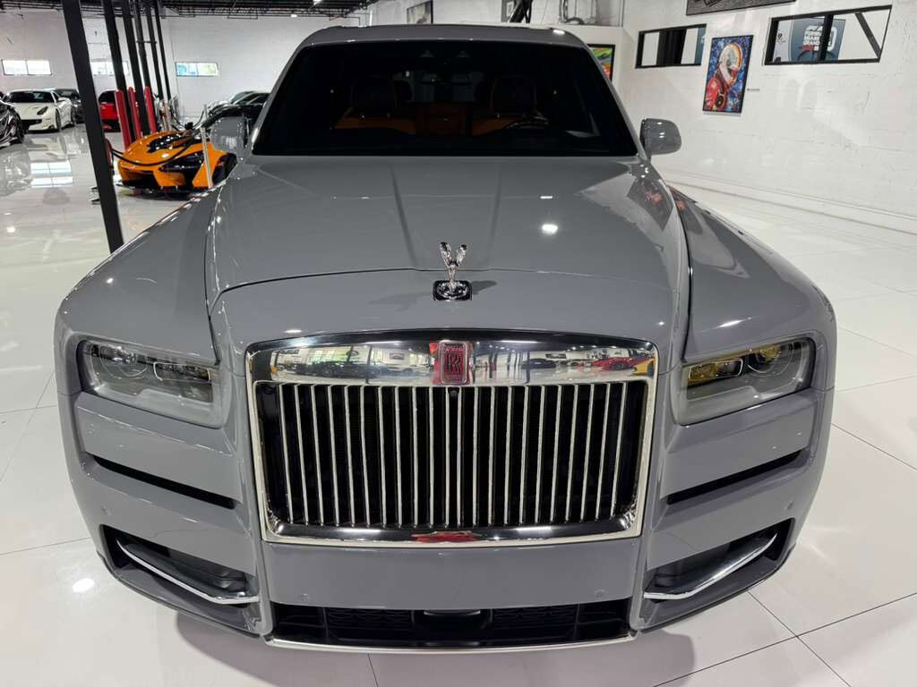 2021 Rolls-Royce Cullinan bookmatched wood trim, shooting star headliner, rear infotainment system AND MUCH MORE!!