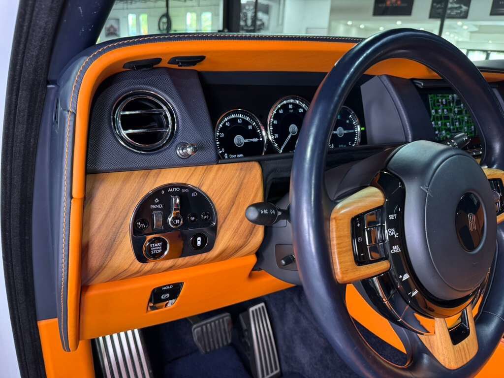 2021 Rolls-Royce Cullinan bookmatched wood trim, shooting star headliner, rear infotainment system AND MUCH MORE!! Fort Lauderdale FL