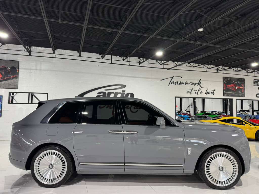 2021 Rolls-Royce Cullinan bookmatched wood trim, shooting star headliner, rear infotainment system AND MUCH MORE!! Fort Lauderdale FL