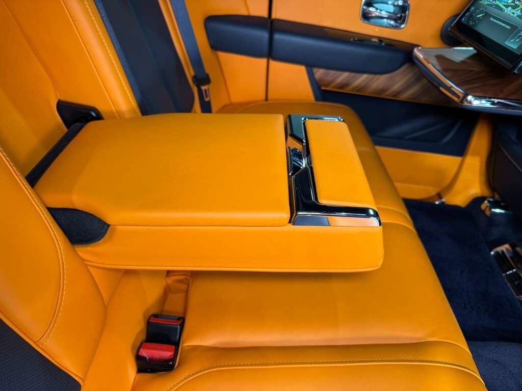 2021 Rolls-Royce Cullinan bookmatched wood trim, shooting star headliner, rear infotainment system AND MUCH MORE!! Fort Lauderdale FL