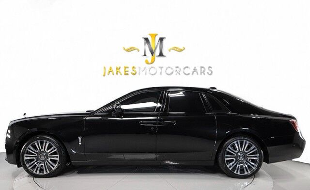 2021 Rolls-Royce Ghost ($432,075 MSRP!!) *$87,000+ IN OPTIONS* *STARLIGHT HEADLINER* *REAR THEATRE* *BESPOKE AUDIO* *IMMERSIVE SEATING* *REAR COOLBOX* San Diego CA