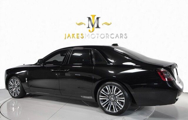 2021 Rolls-Royce Ghost ($432,075 MSRP!!) *$87,000+ IN OPTIONS* *STARLIGHT HEADLINER* *REAR THEATRE* *BESPOKE AUDIO* *IMMERSIVE SEATING* *REAR COOLBOX* San Diego CA