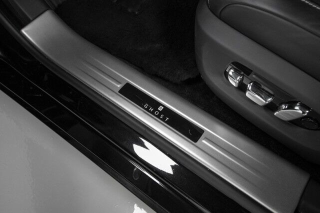 2021 Rolls-Royce Ghost ($432,075 MSRP!!) *$87,000+ IN OPTIONS* *STARLIGHT HEADLINER* *REAR THEATRE* *BESPOKE AUDIO* *IMMERSIVE SEATING* *REAR COOLBOX* San Diego CA