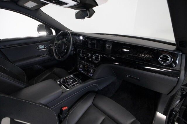 2021 Rolls-Royce Ghost ($432,075 MSRP!!) *$87,000+ IN OPTIONS* *STARLIGHT HEADLINER* *REAR THEATRE* *BESPOKE AUDIO* *IMMERSIVE SEATING* *REAR COOLBOX* San Diego CA