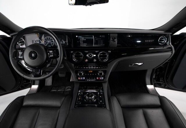 2021 Rolls-Royce Ghost ($432,075 MSRP!!) *$87,000+ IN OPTIONS* *STARLIGHT HEADLINER* *REAR THEATRE* *BESPOKE AUDIO* *IMMERSIVE SEATING* *REAR COOLBOX* San Diego CA