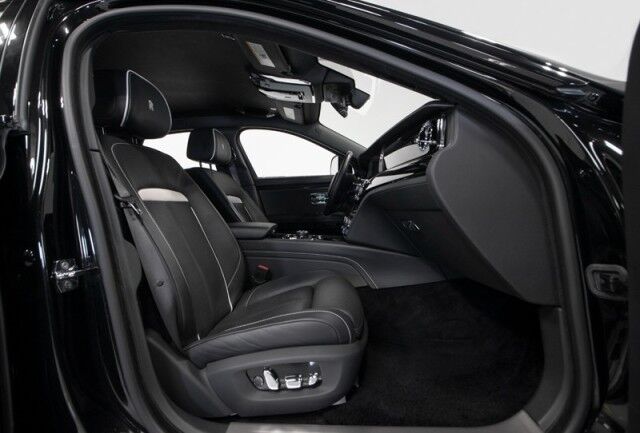 2021 Rolls-Royce Ghost ($432,075 MSRP!!) *$87,000+ IN OPTIONS* *STARLIGHT HEADLINER* *REAR THEATRE* *BESPOKE AUDIO* *IMMERSIVE SEATING* *REAR COOLBOX* San Diego CA