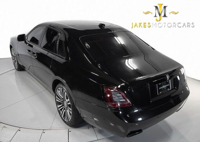 2021 Rolls-Royce Ghost ($432,075 MSRP!!) *$87,000+ IN OPTIONS* *STARLIGHT HEADLINER* *REAR THEATRE* *BESPOKE AUDIO* *IMMERSIVE SEATING* *REAR COOLBOX* San Diego CA
