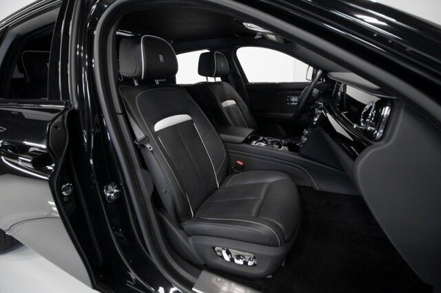 2021 Rolls-Royce Ghost ($432,075 MSRP!!) *$87,000+ IN OPTIONS* *STARLIGHT HEADLINER* *REAR THEATRE* *BESPOKE AUDIO* *IMMERSIVE SEATING* *REAR COOLBOX* San Diego CA