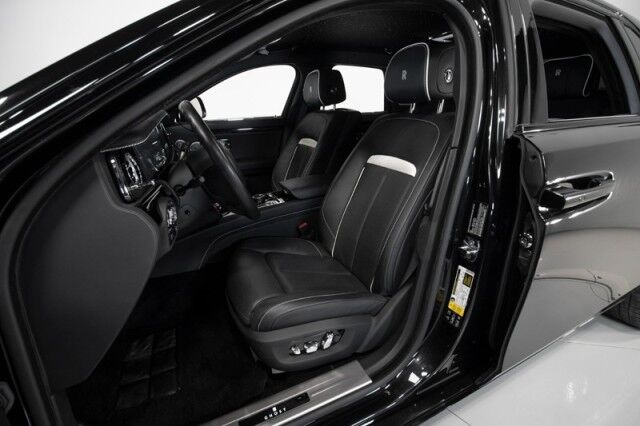 2021 Rolls-Royce Ghost ($432,075 MSRP!!) *$87,000+ IN OPTIONS* *STARLIGHT HEADLINER* *REAR THEATRE* *BESPOKE AUDIO* *IMMERSIVE SEATING* *REAR COOLBOX* San Diego CA