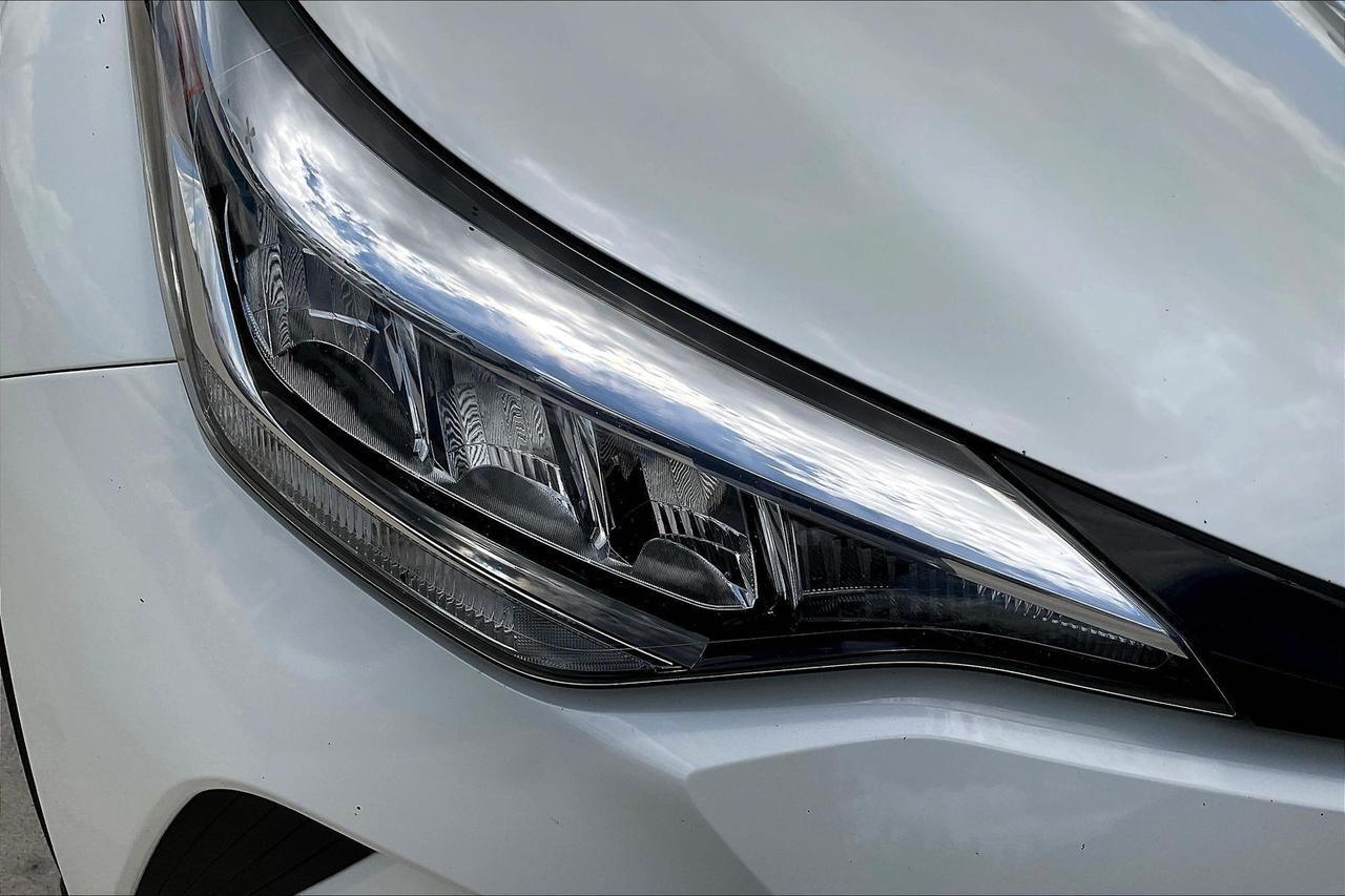 2021 TOYOTA C-HR LE Houston TX