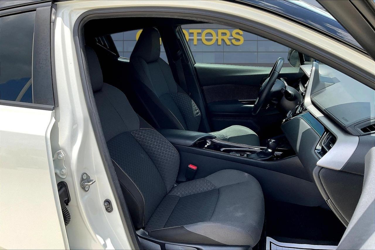 2021 TOYOTA C-HR LE Houston TX