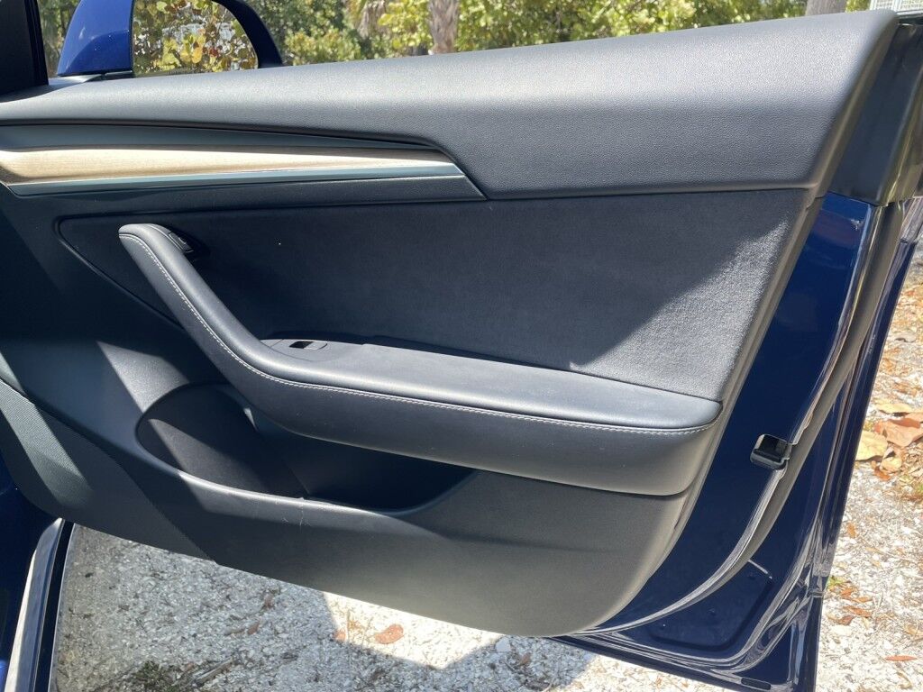 2021 Tesla Model 3 LONG RANGE~CLEAN CARFAX~ONLINE FINANCE AND SHIPPING AVAILABLE!!! Sarasota FL