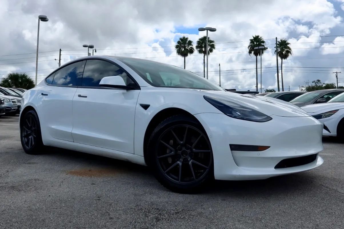 2021 Tesla Model 3 Long Range Sedan 4D