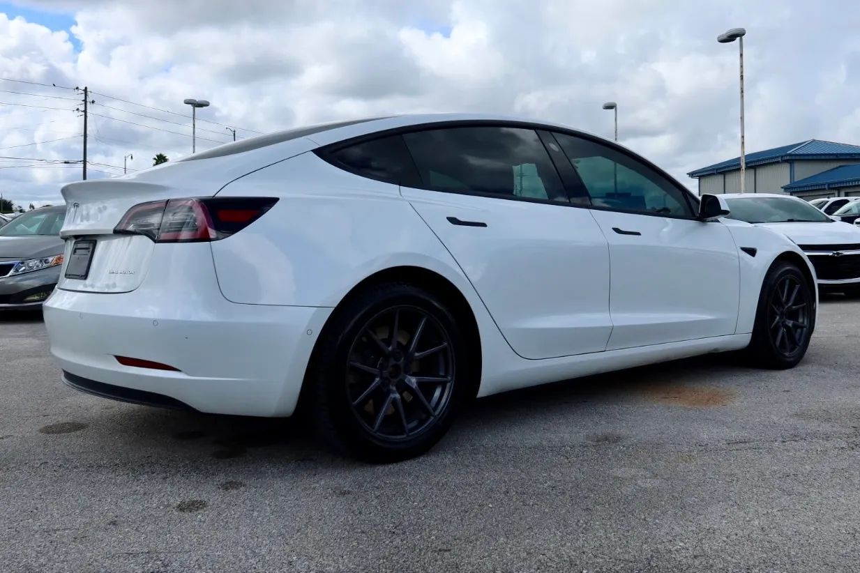 2021 Tesla Model 3 Long Range Sedan 4D