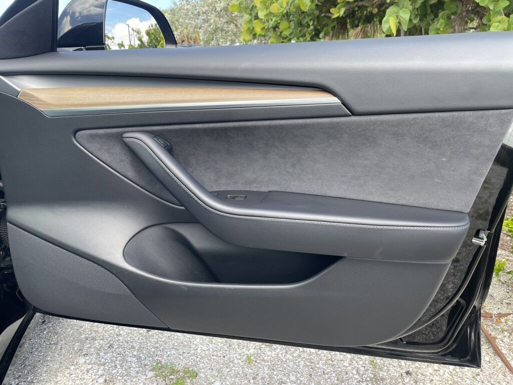 2021 Tesla Model 3 STANDARD RANGE PLUS~CLEAN CARFAX~ONLINE FINANCE AND SHIPPING AVAILABLE!!!! Sarasota FL