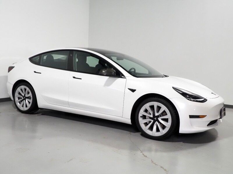 2021 Tesla Model 3 Standard Range Plus *AUTOPILOT, NAVIGATION, SAFETY ALERTS, ADAPTIVE CRUISE, SURROUND VIEW CAMERAS, PANORAMA GLASS ROOF, HEATED SEATS, 19 INCH SPORT WHEELS, WIRELESS CHARGING