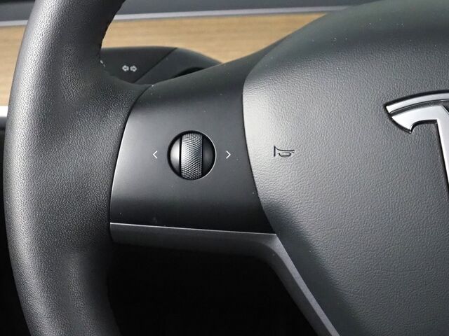 2021 Tesla Model 3 Standard Range Plus *AUTOPILOT, NAVIGATION, SAFETY ALERTS, ADAPTIVE CRUISE, SURROUND VIEW CAMERAS, PANORAMA GLASS ROOF, HEATED SEATS, WIRELESS CHARGING Round Rock TX