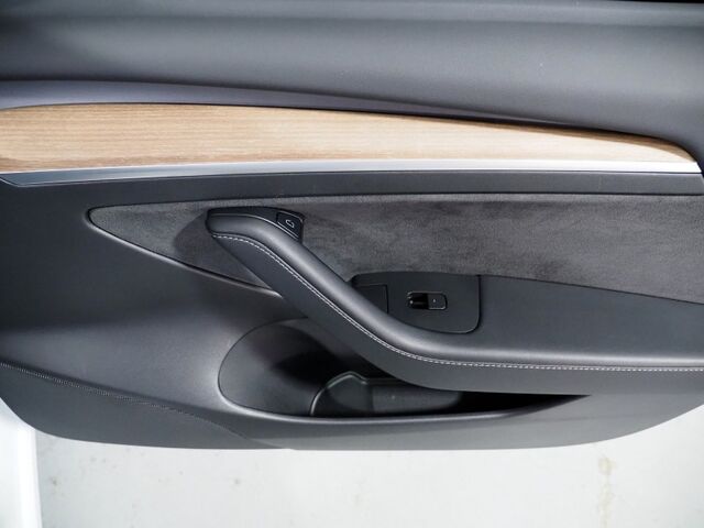 2021 Tesla Model 3 Standard Range Plus *AUTOPILOT, NAVIGATION, SAFETY ALERTS, ADAPTIVE CRUISE, SURROUND VIEW CAMERAS, PANORAMA GLASS ROOF, HEATED SEATS, WIRELESS CHARGING Round Rock TX
