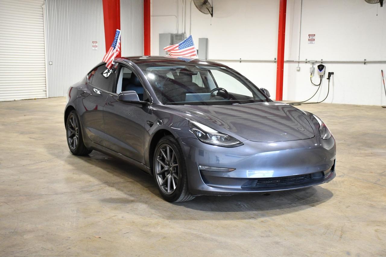 2021 Tesla Model 3 Standard Range Plus's photo