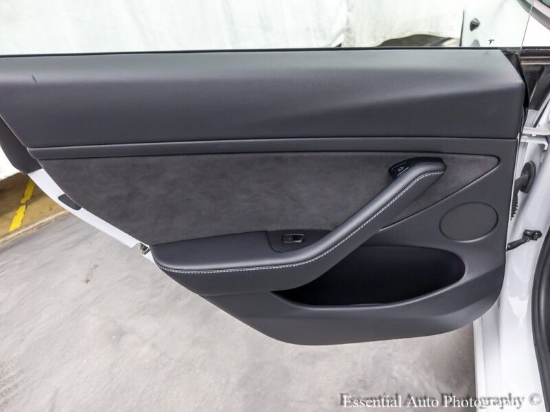 2021 Tesla Model 3 Standard Range Plus PRICE INCLUDES $4000 IRS TAX CREDIT!! YOU MUST QUALIFY! Willowbrook IL