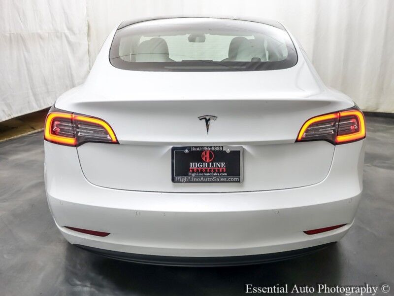2021 Tesla Model 3 Standard Range Plus PRICE INCLUDES $4000 IRS TAX CREDIT!! YOU MUST QUALIFY! Willowbrook IL