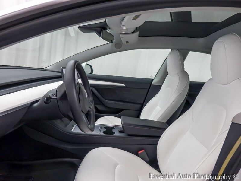 2021 Tesla Model 3 Standard Range Plus PRICE INCLUDES $4000 IRS TAX CREDIT!! YOU MUST QUALIFY! Willowbrook IL