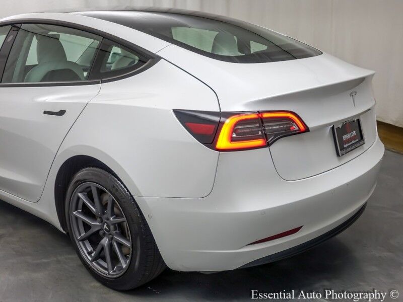 2021 Tesla Model 3 Standard Range Plus PRICE INCLUDES $4000 IRS TAX CREDIT!! YOU MUST QUALIFY! Willowbrook IL