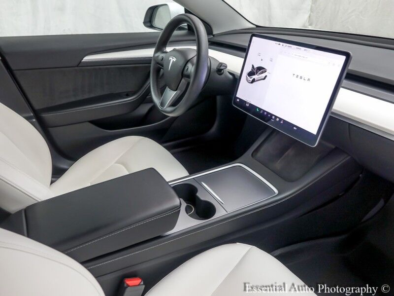 2021 Tesla Model 3 Standard Range Plus PRICE INCLUDES $4000 IRS TAX CREDIT!! YOU MUST QUALIFY! Willowbrook IL