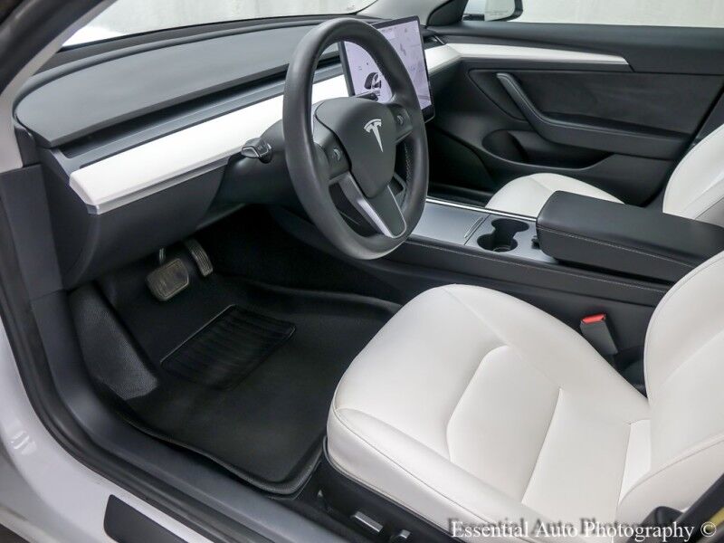 2021 Tesla Model 3 Standard Range Plus PRICE INCLUDES $4000 IRS TAX CREDIT!! YOU MUST QUALIFY! Willowbrook IL